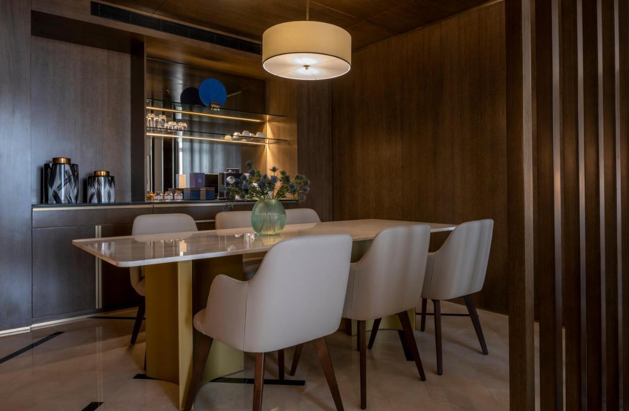 Jareed Hotel リヤード エクステリア 写真 A dining room in a private suite