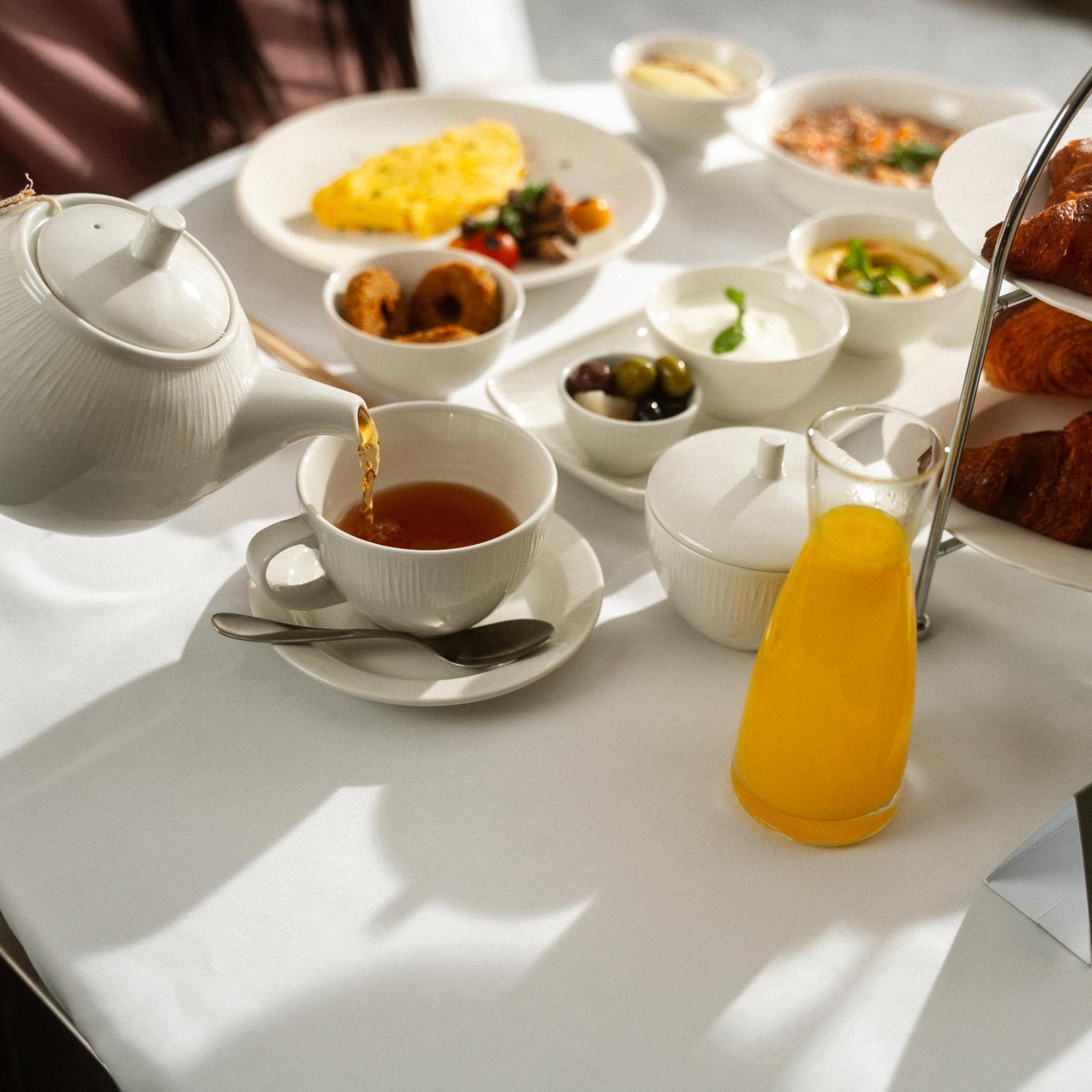 Jareed Hotel リヤード エクステリア 写真 A breakfast table